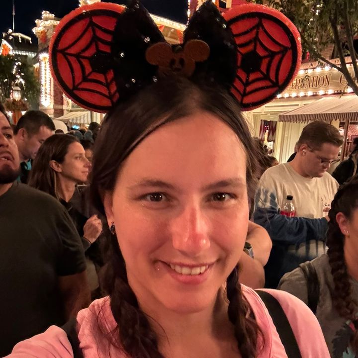Shandi | Disney Mom