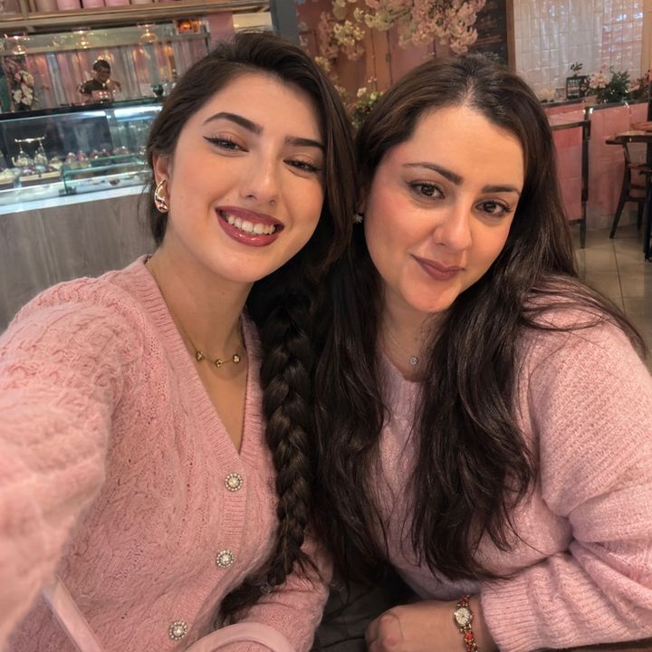 Anne-kız-alışverişte