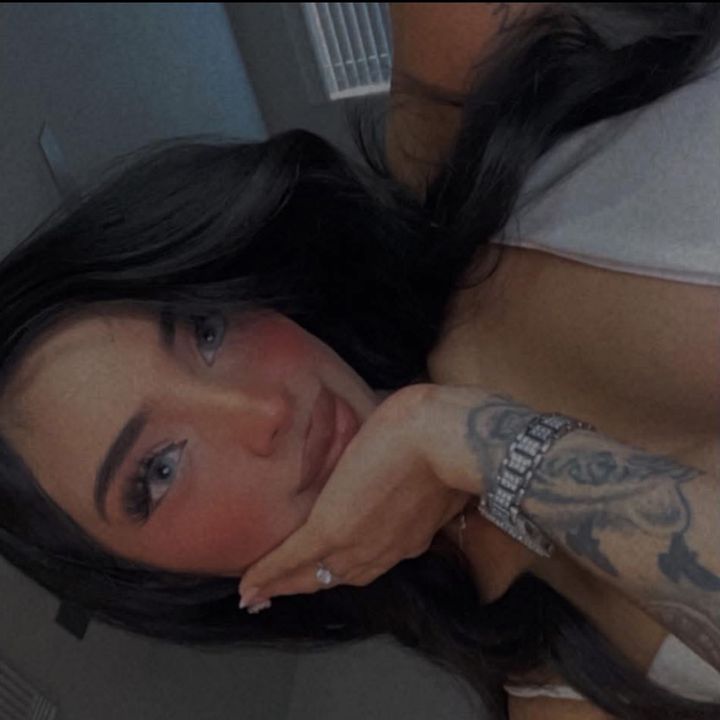 𝐸𝓂𝒾𝓁𝒾𝒶 <3