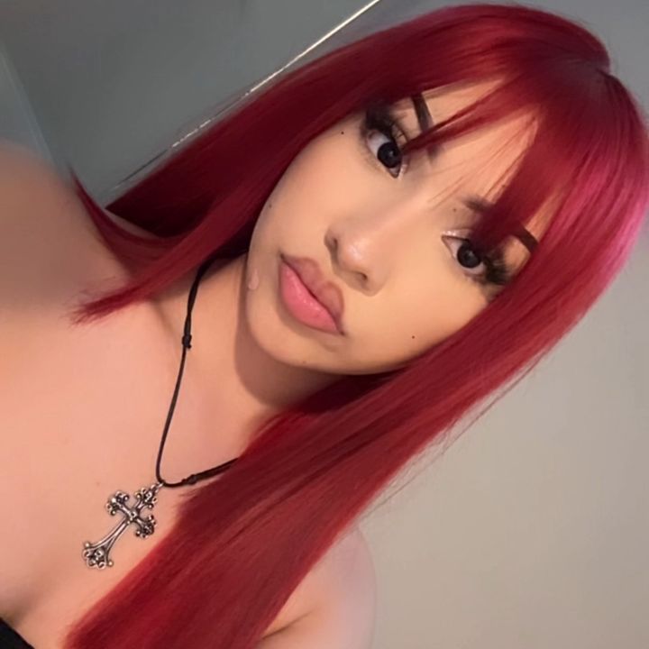 ≽^•⩊•^≼