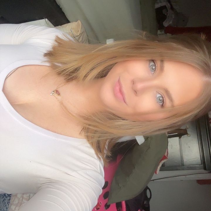 𝙺𝚊𝚢𝚕𝚎𝚎 𝚑𝚊𝚕𝚕 ♡