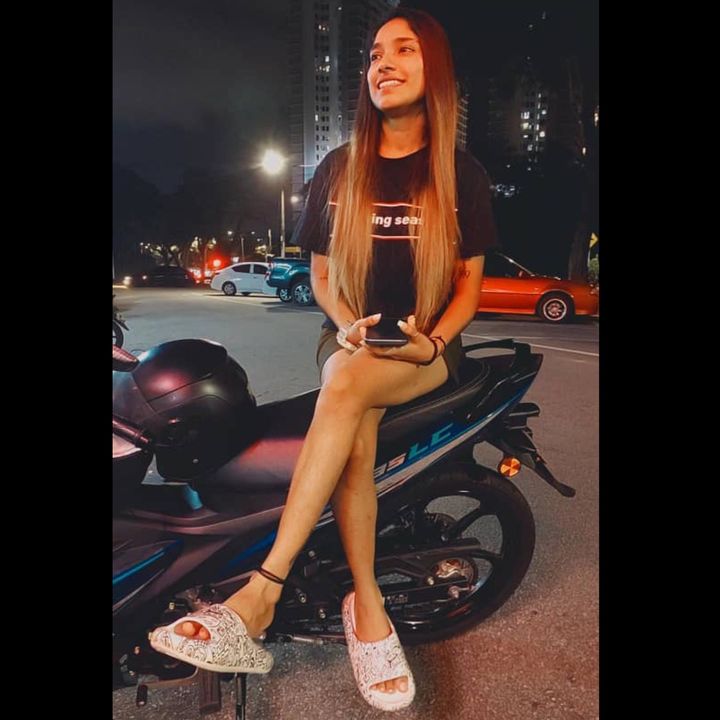 - 𝕃𝕠𝕧𝕖𝕣𝕘𝕦𝕣𝕝🖤🕊