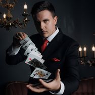 Роман Magic