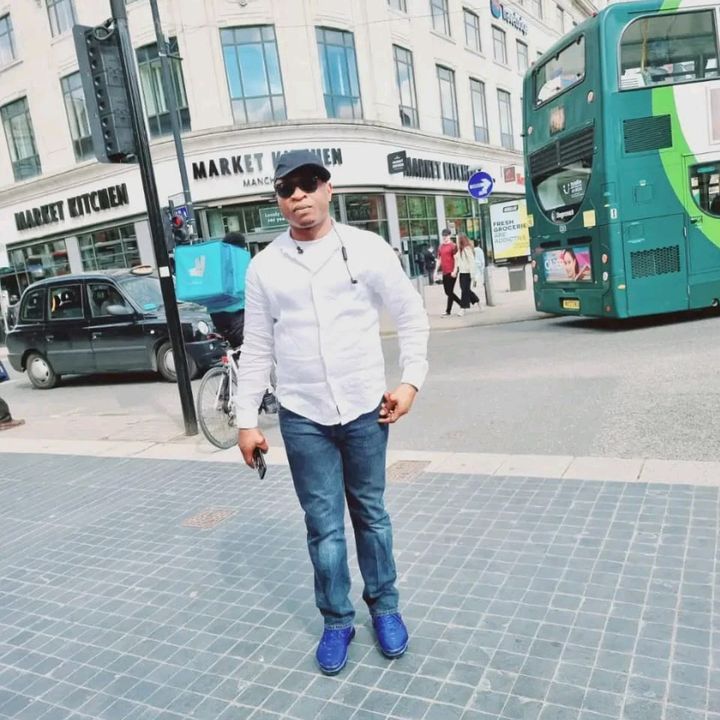IsholaAde 🇬🇧