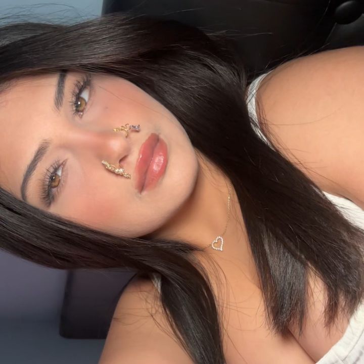 𝓒𝓻𝔂𝓼𝓽𝓪𝓵 𝓟𝓮𝓻𝓮𝔃 ♡