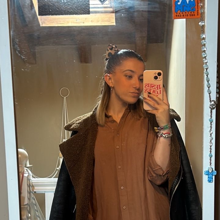 LIA LLOVIO