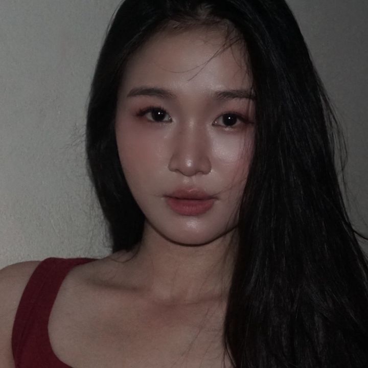 NGUYỄN T LINH TRANG