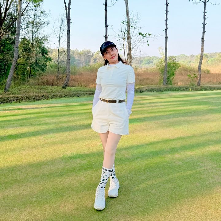 ခင်လေး 🏌🏻♀️( Ma San Di )