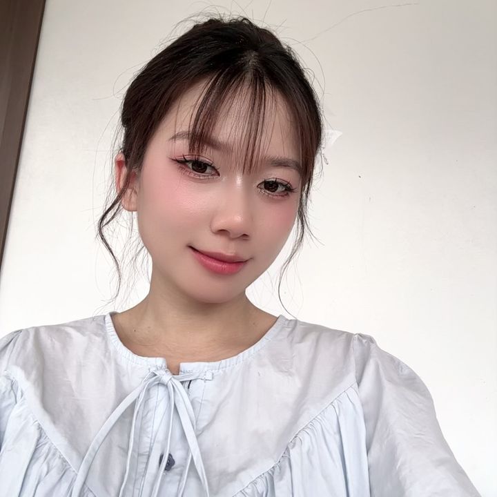Bé Chi đây