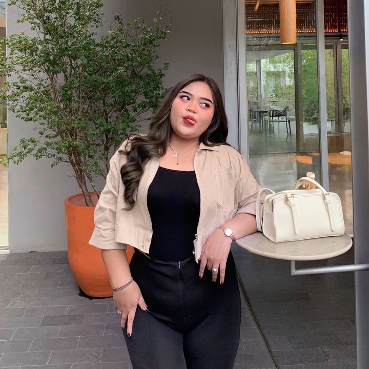 adele || ig:adhindaadell