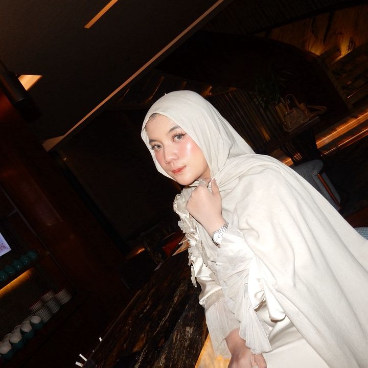 Ajengtrnst_
