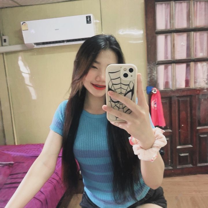 เนย  จ้า