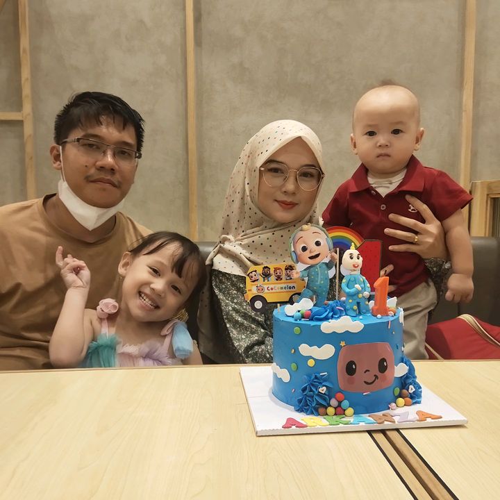 Novisa Ake