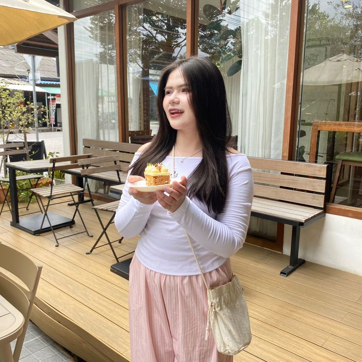 ธมลพรรณ