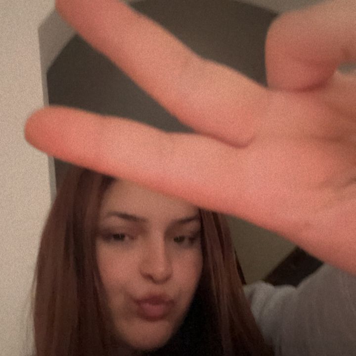 𝓥𝓮𝓼𝓲𝓛𝓪𝔃𝓪𝓻𝓸𝓿𝓪4