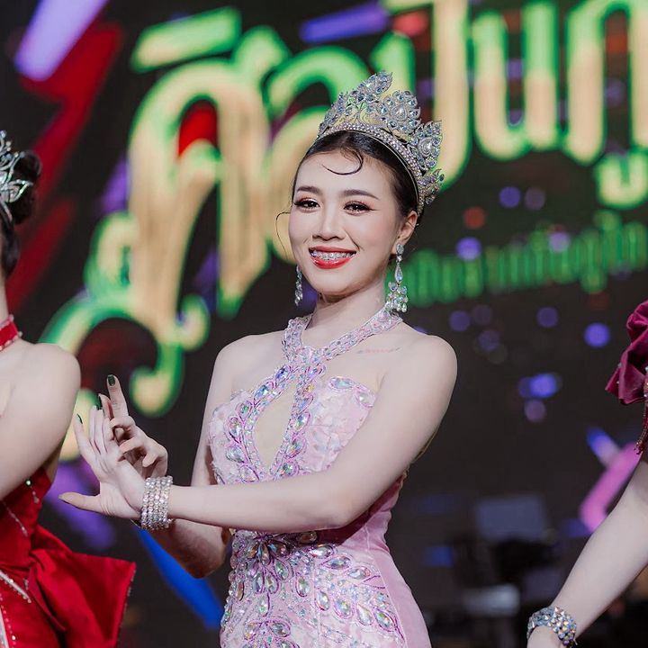 ดาว วรรณวิภา ศิลปินภูไท🌟🤍