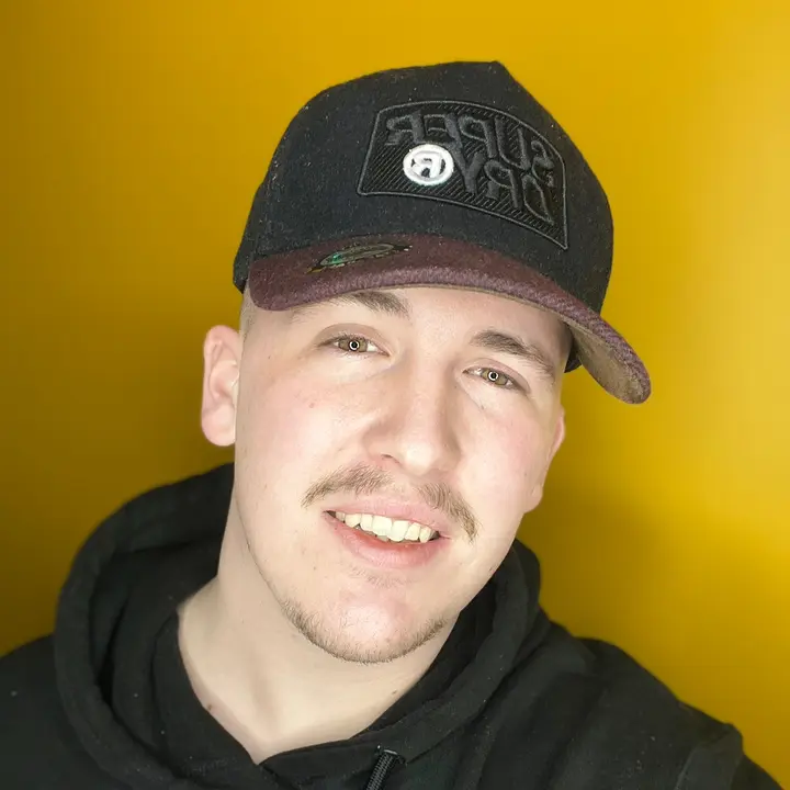 Vlog Cast
