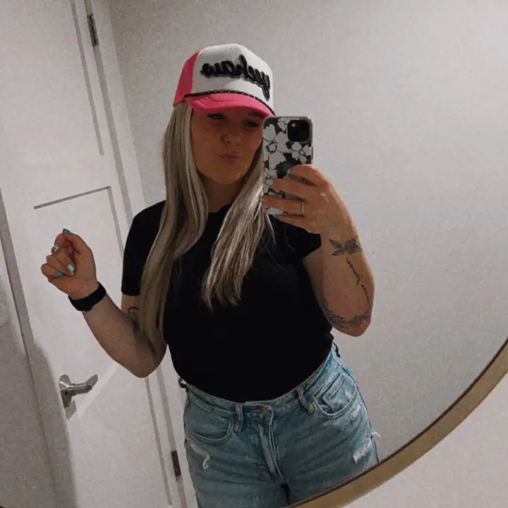 Sarah Corinne | SAHM ✨🌸