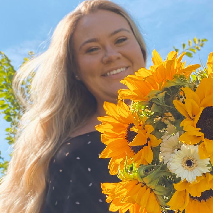 Kristina | The Golden Daisy 🌼