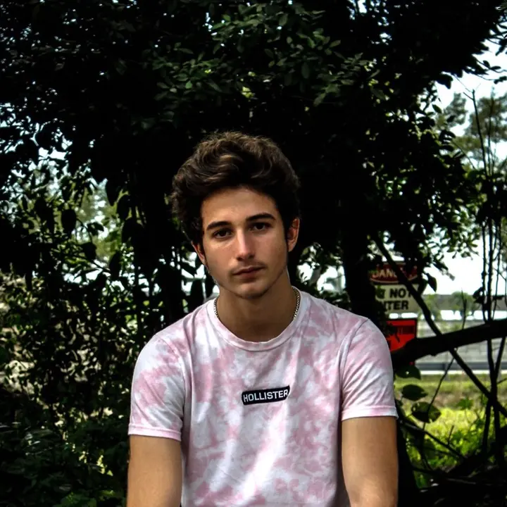 Tyler Leon