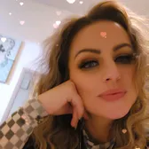 Courtney D 🦋