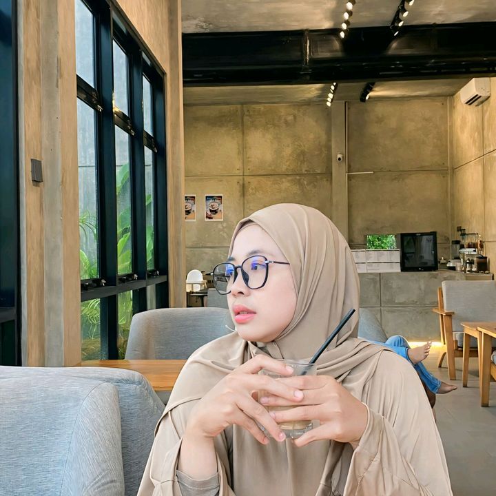 Ana Husna | Home living