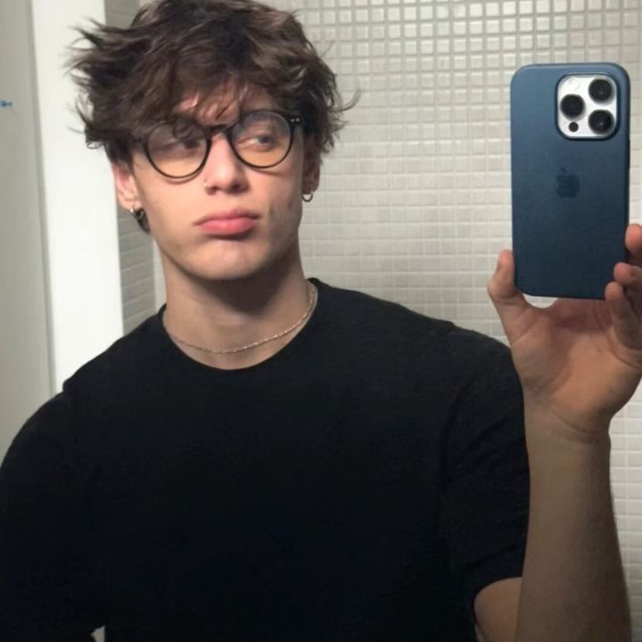 Dyfhjvcg