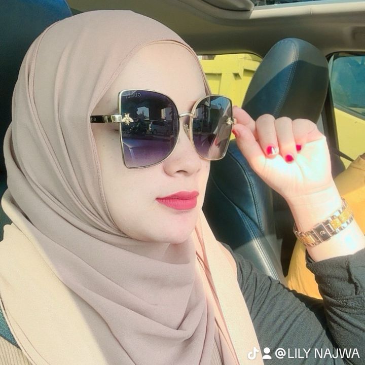 LILY NAJWA 1