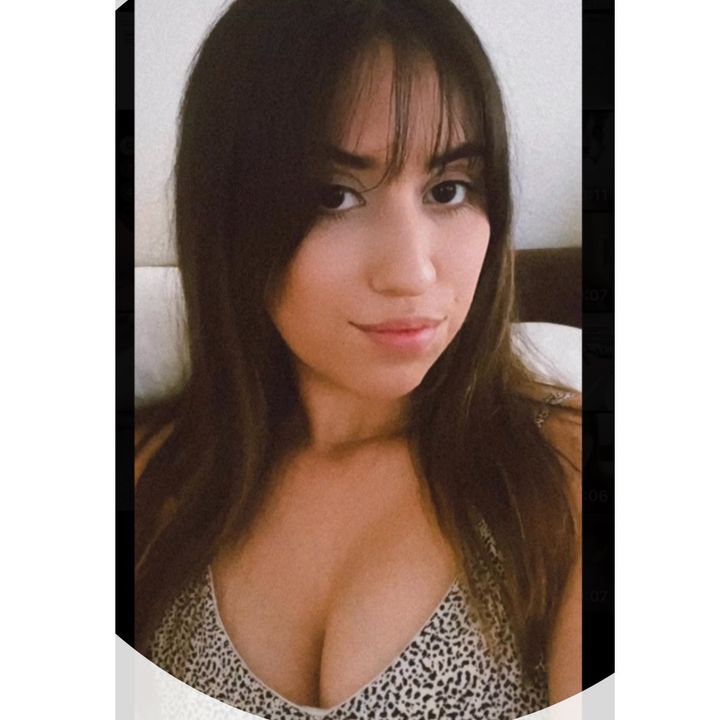 alondragodoy3122