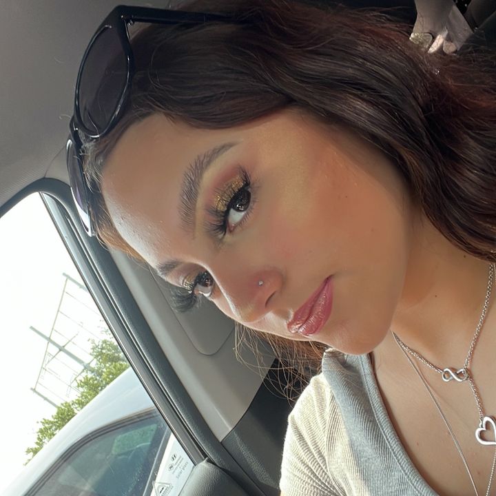 E 💛