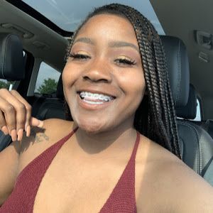 iesha | SAHM Abroad💰✈️
