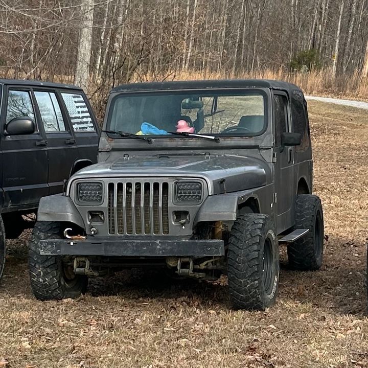 YJ jeep Girl