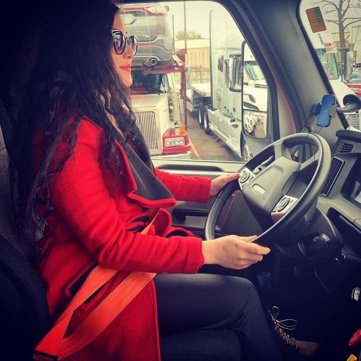 Truckdrivergirl🚛🇰🇿🇺🇸