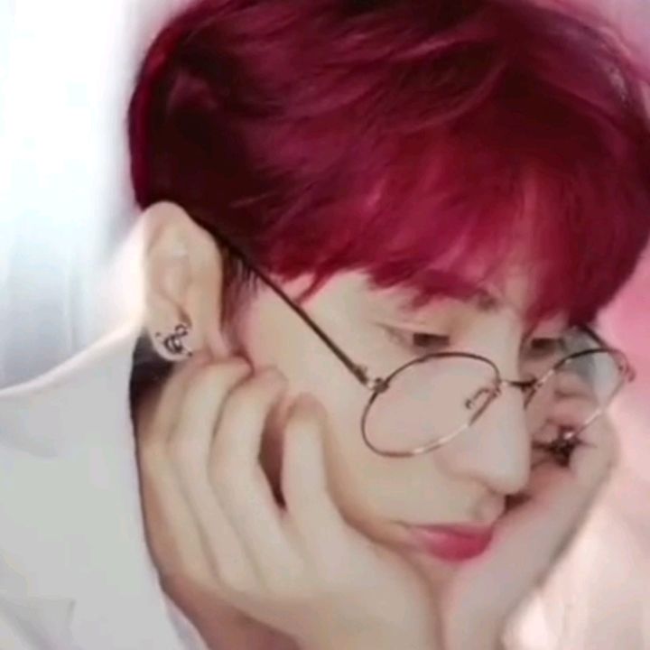 SKYE ₍ᐢ._.ᐢ₎ ༘