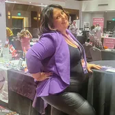 Chelle Sloan-Rom Com Author 📚