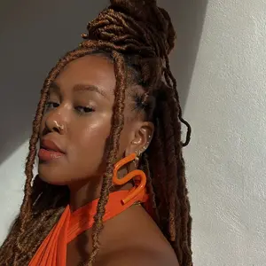 Ebony 🌻