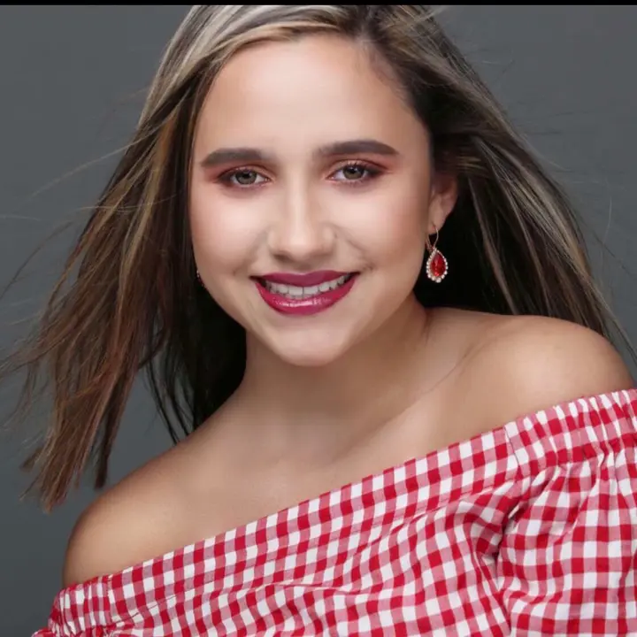 Miss Cruz | 6th Grade Teacher