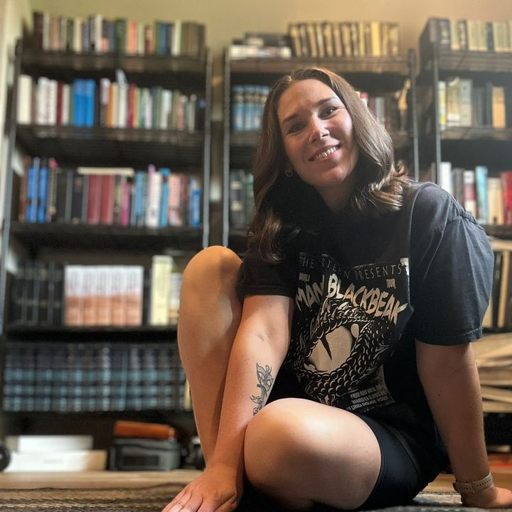 batwingsandbookshelves🏃‍♀️📚