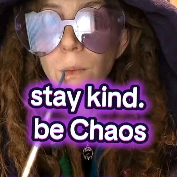 AlexisMaeve | chaos being 🌈✨