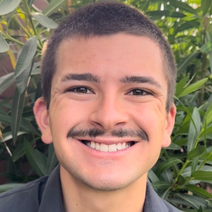 Real Estate Guy Who Eats