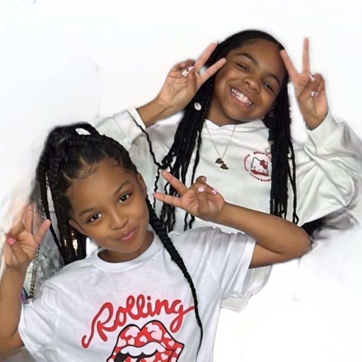 themgirls_arielandtayla