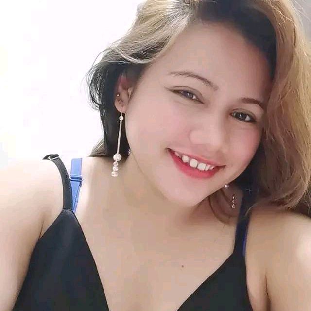 pApAya queen👸 kagat labi girl