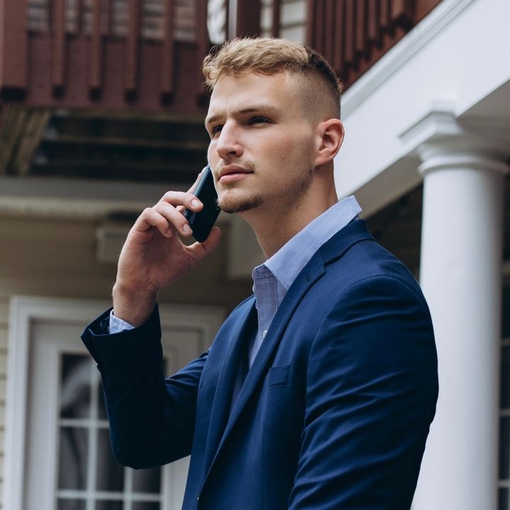 The Tall Realtor