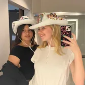 Hannah & Sophie