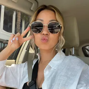 Hillary Helen