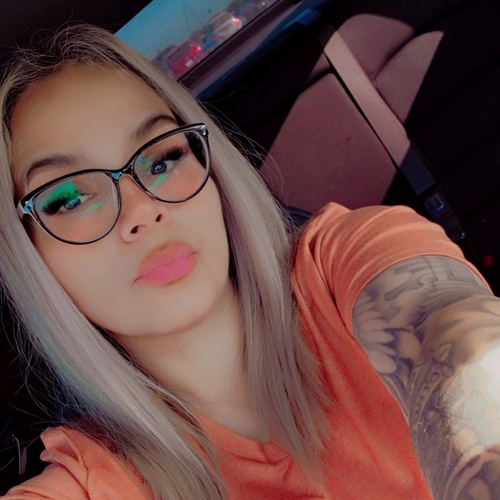 Blonde_Mami 🍒🍭🖤🐙💫
