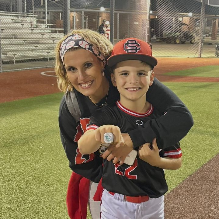 Baseball mom Naenae