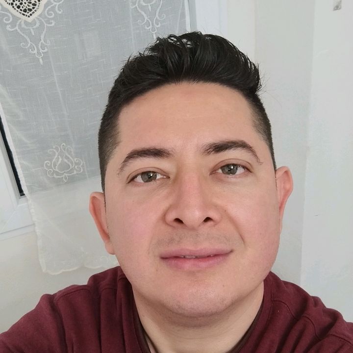 Carlos Deras