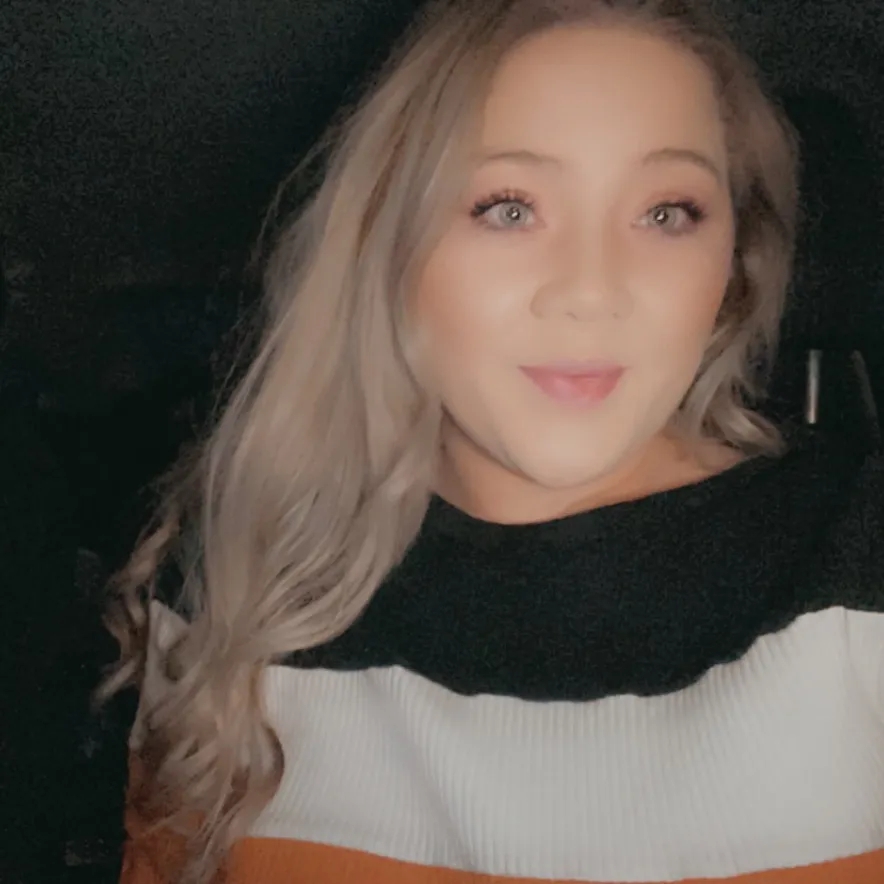 🧁🧁courtney🧁🧁