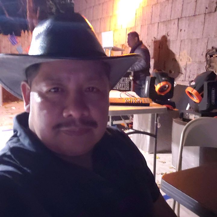 El Viejo del sombreron masaje